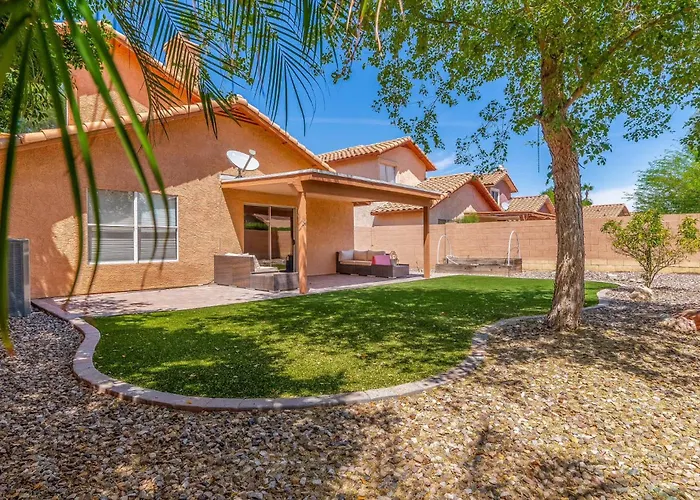 Desert Getaway Mountain Views And Backyard Lounge Phoenix