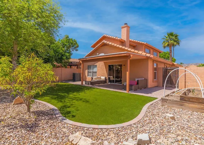 Desert Getaway Mountain Views And Backyard Lounge Vakantiehuis