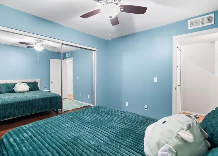 Desert Getaway Mountain Views And Backyard Lounge Vakantiehuis Phoenix