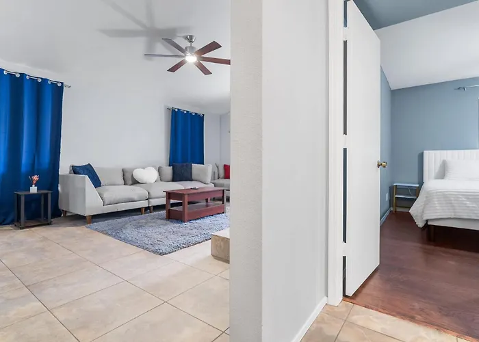 Desert Getaway Mountain Views And Backyard Lounge * Phoenix