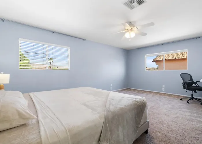 Desert Getaway Mountain Views And Backyard Lounge * Phoenix
