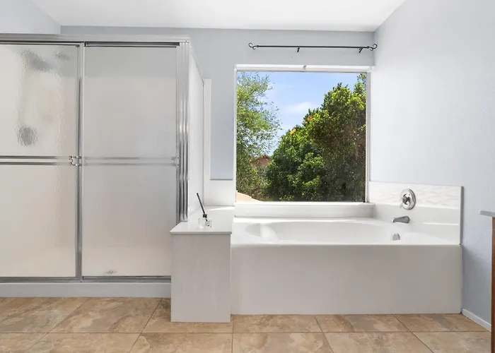 Desert Getaway Mountain Views And Backyard Lounge Vakantiehuis